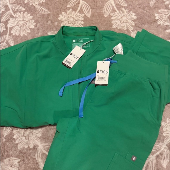 Figs Other - FIGS Emerald Green Scrub Set